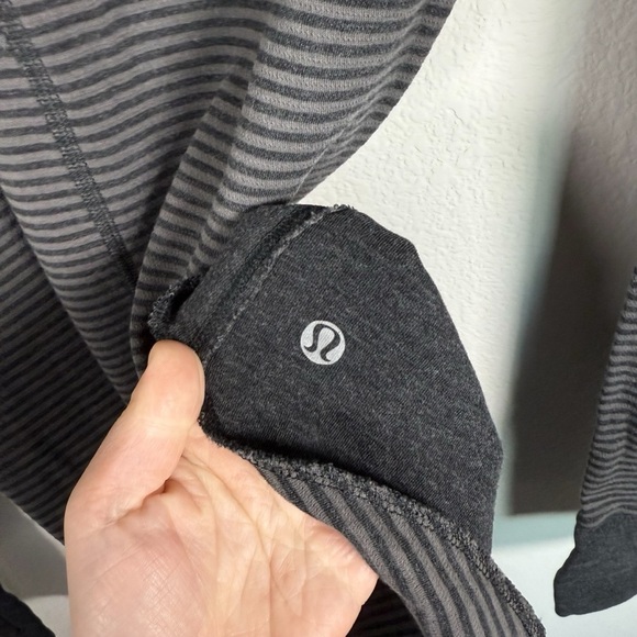 Lululemon Women’s Open Your Heart Reversible Long Sleeve Black/Grey 6 - Picture 6 of 8